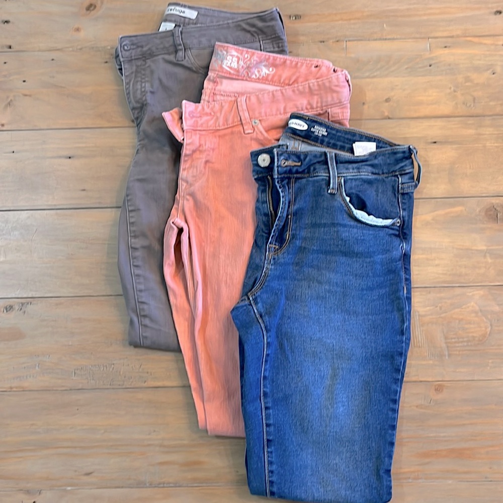 3/$25 size 8 women’s pants/jeans